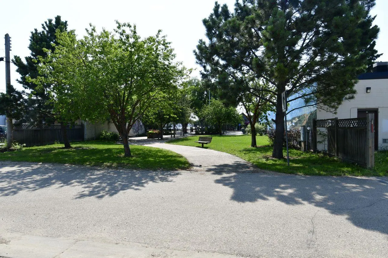 24-26 Athabasca Ave.,T9G 1G2