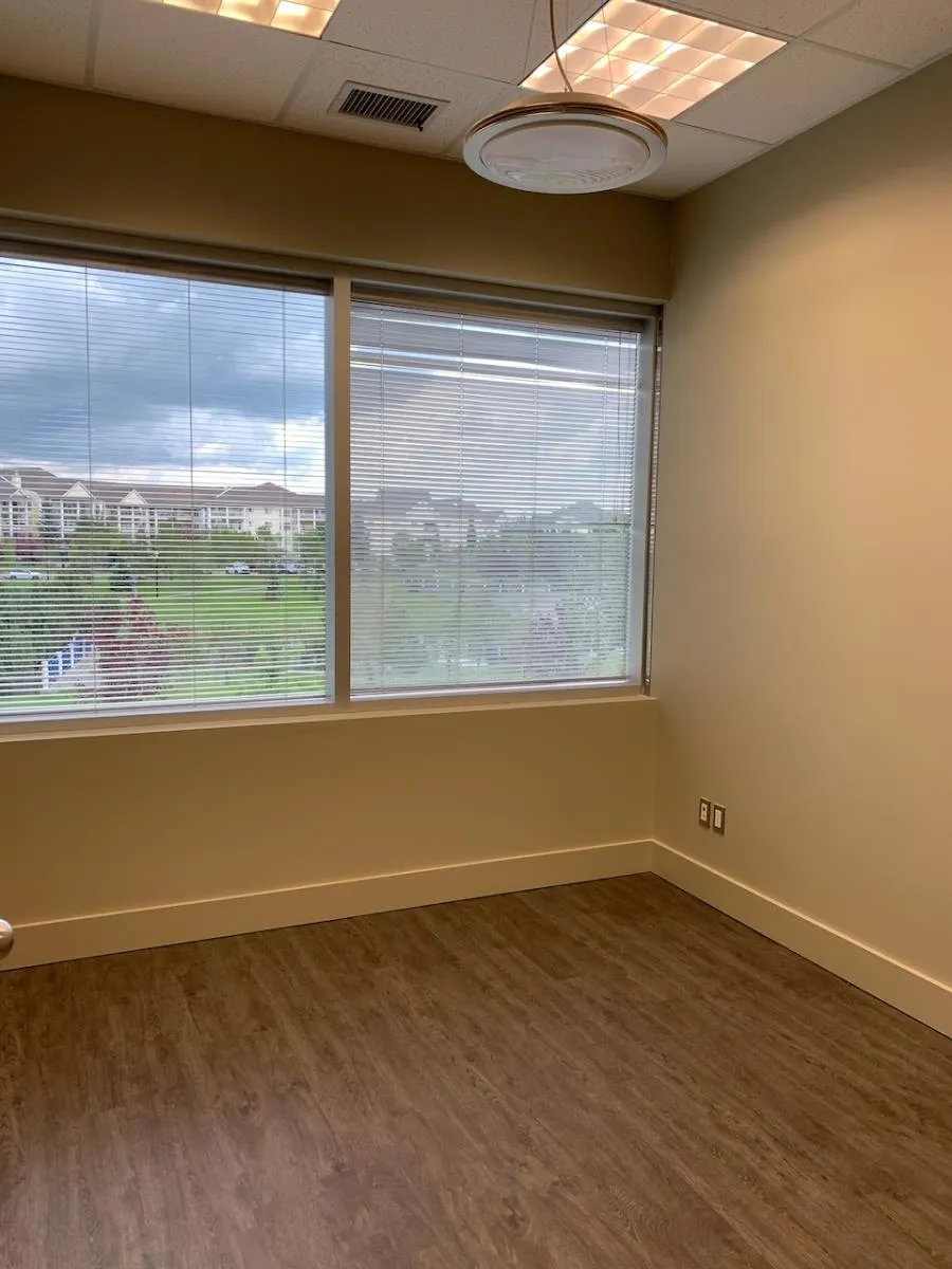 204, 204, 2603 HEWES Way NW