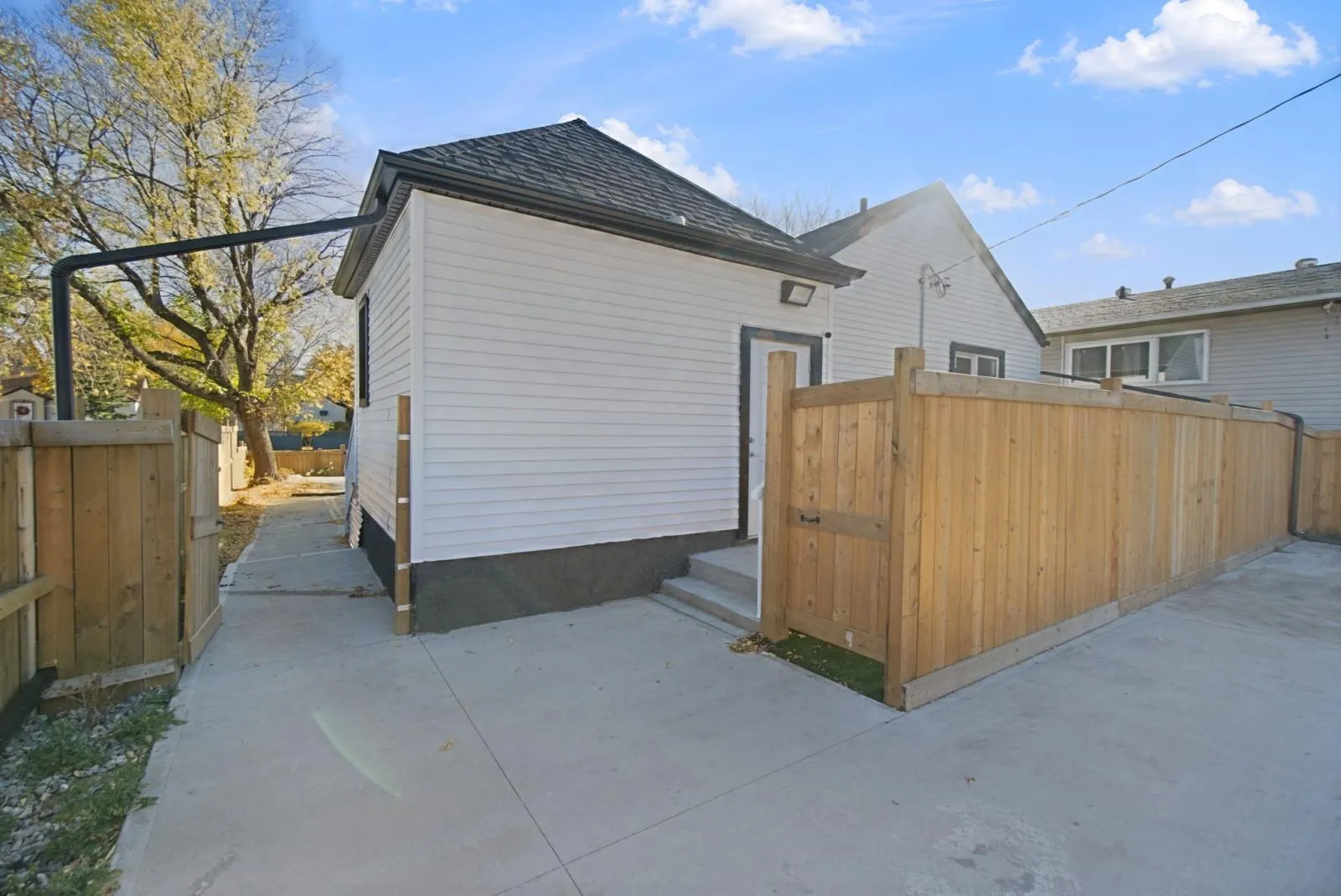 10936 82 St NW, Edmonton, AB
