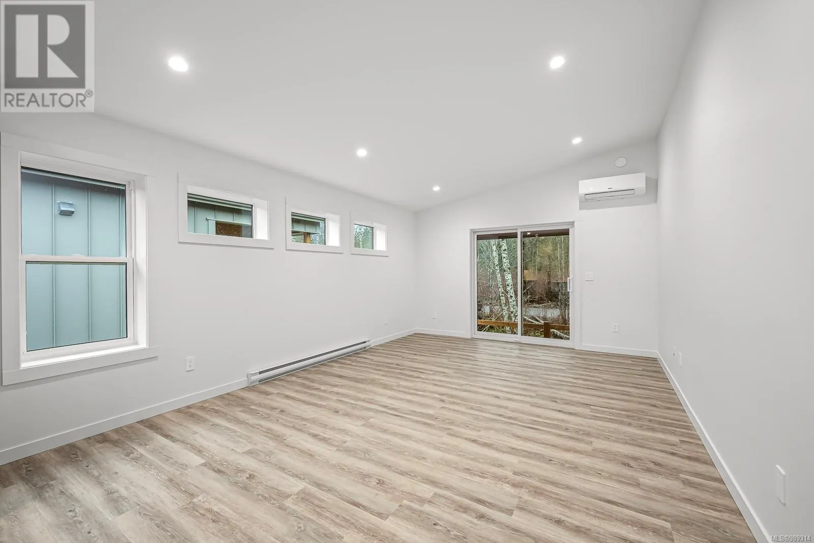 42 3025 Royston Rd