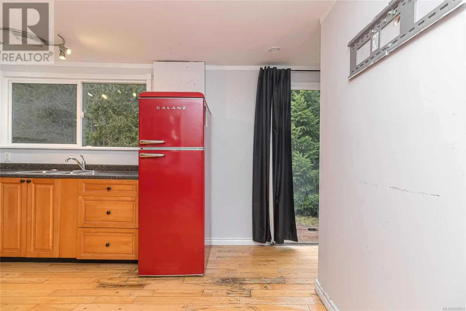 B30 920 Whittaker Rd