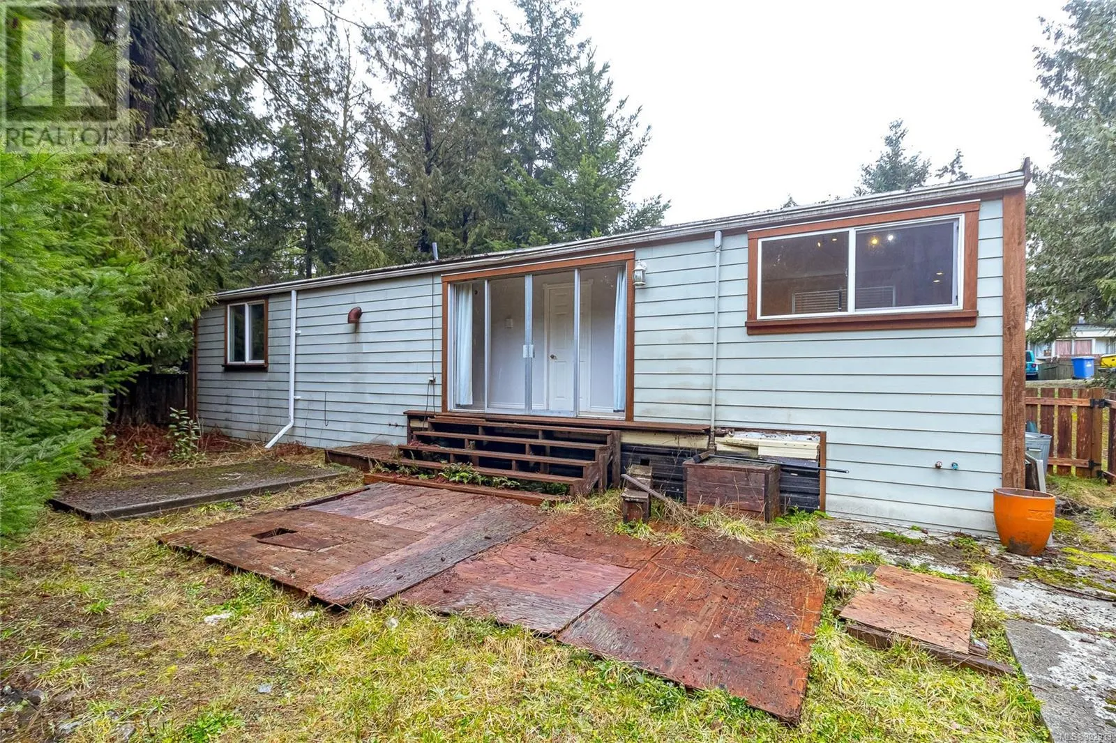 B30 920 Whittaker Rd