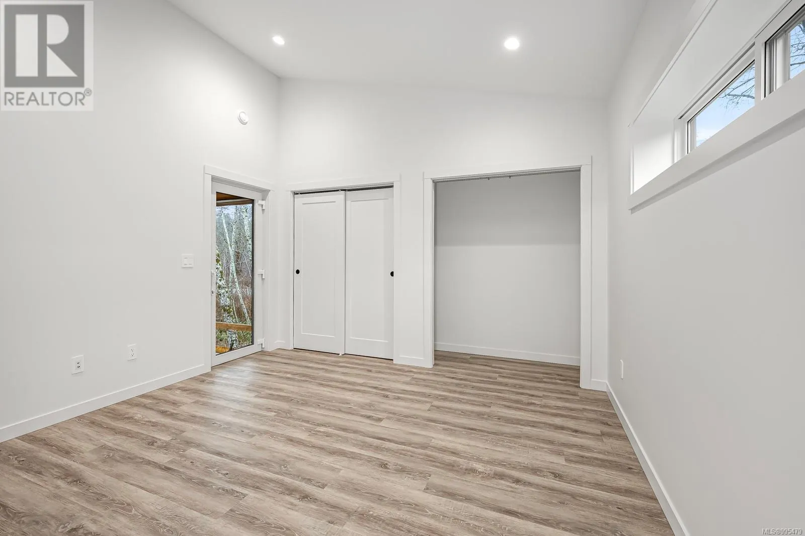 40 3025 Royston Rd