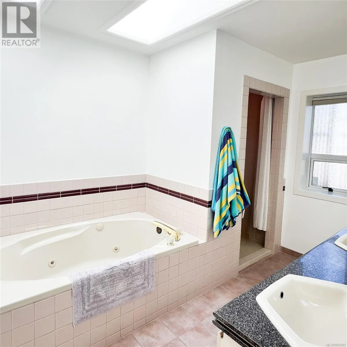2532 Esplanade