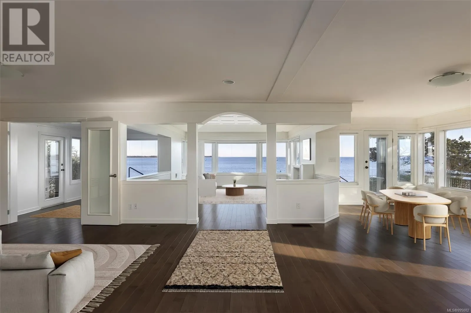 2532 Esplanade