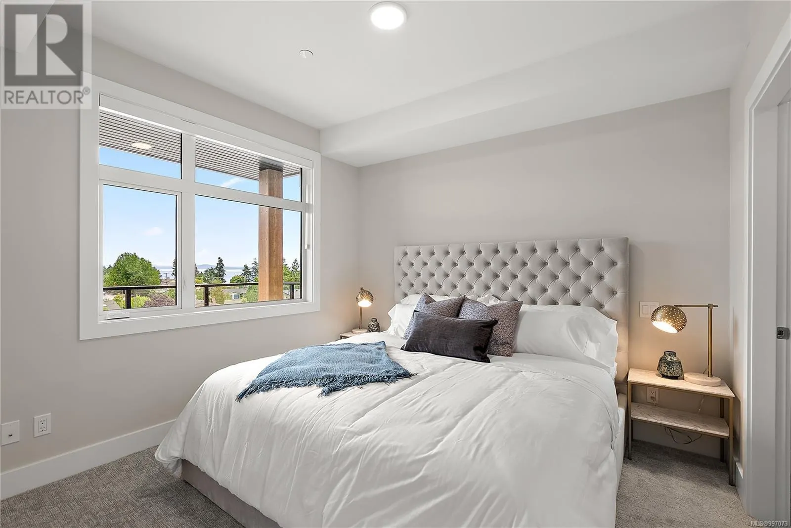 308 2520 Hackett Cres