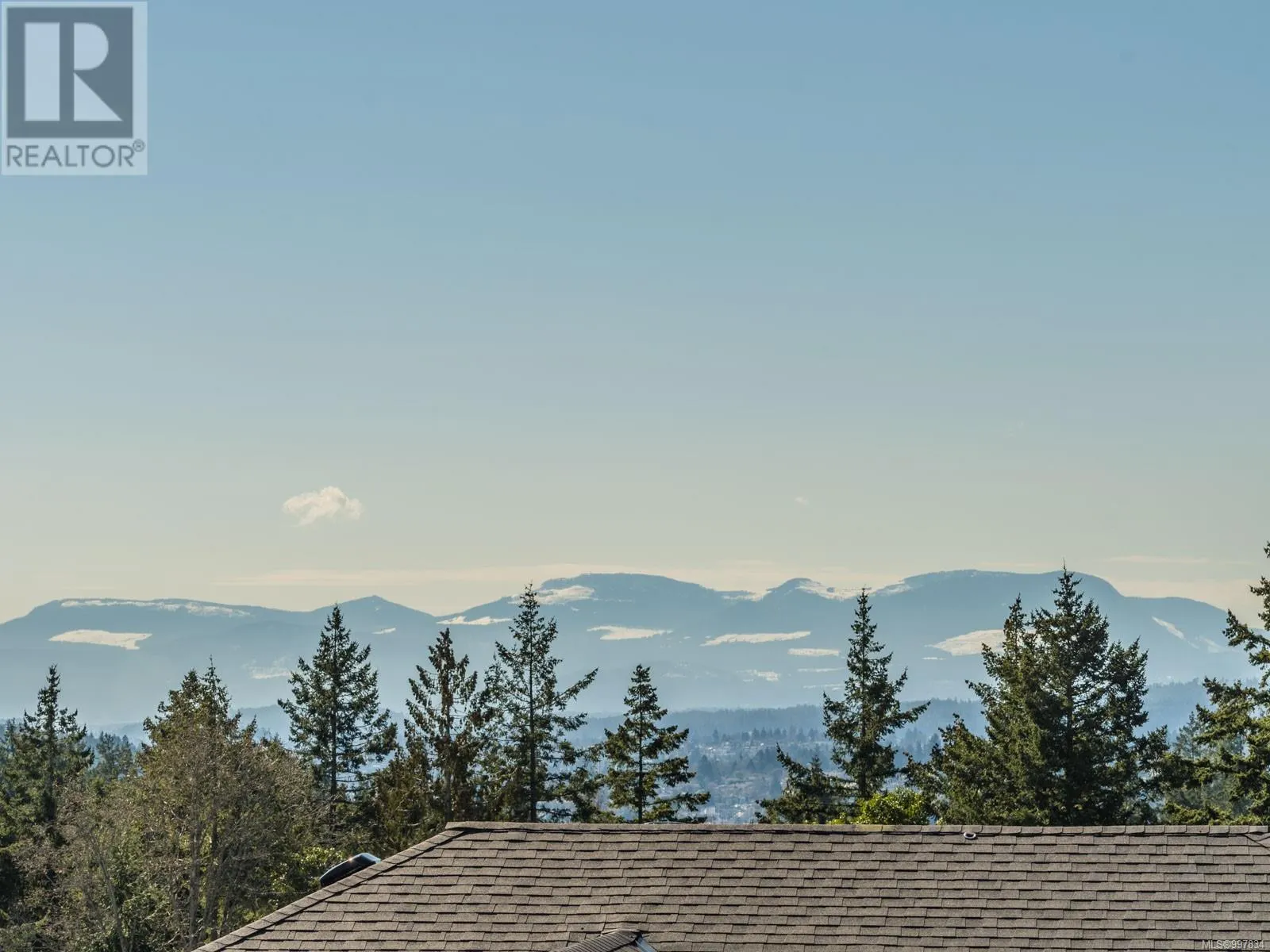 196 Golden Oaks Cres