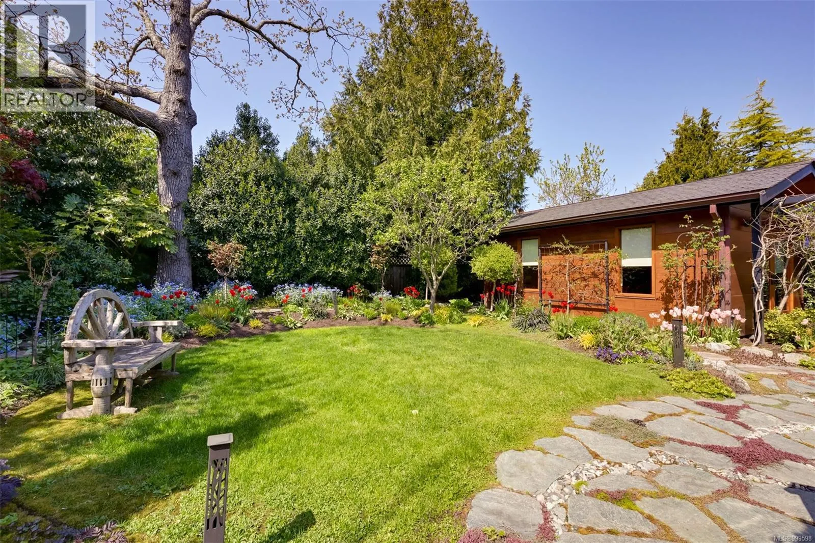 626 Monterey Ave