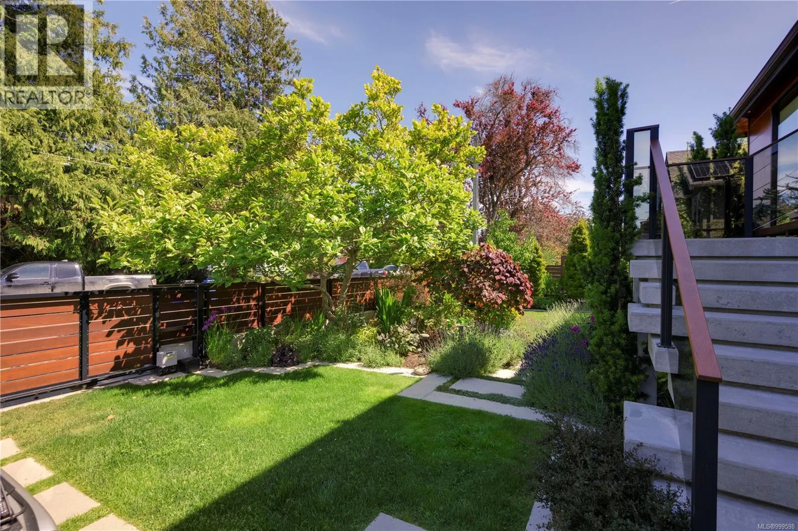 626 Monterey Ave
