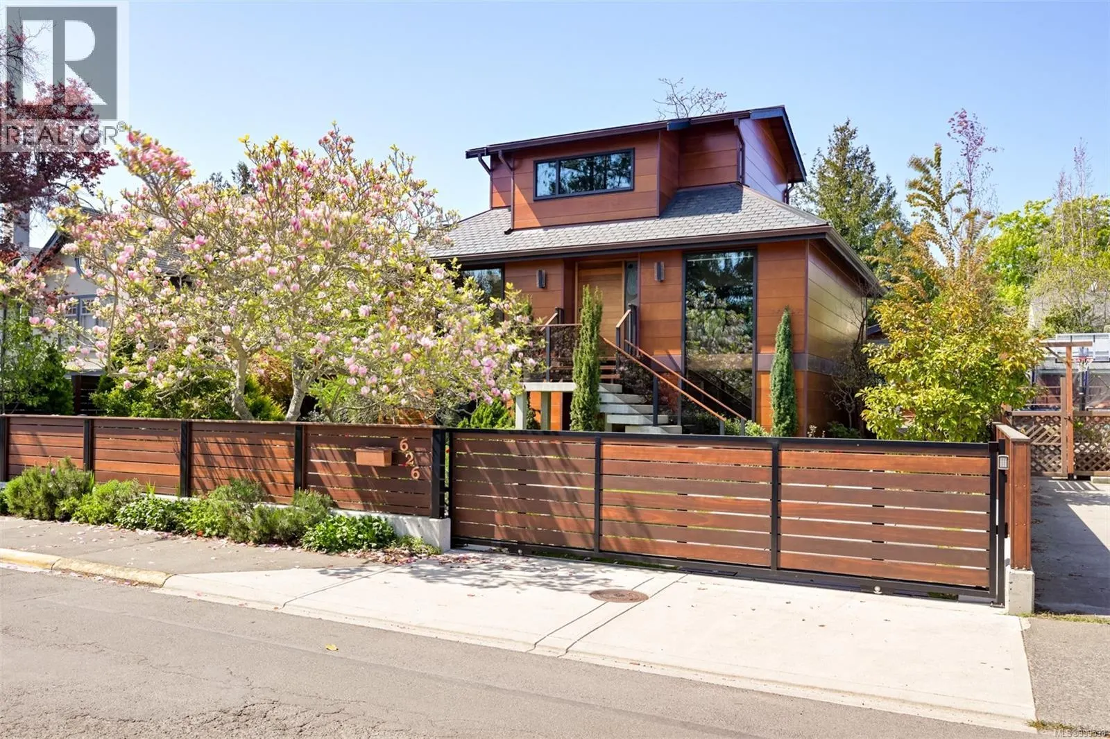 626 Monterey Ave