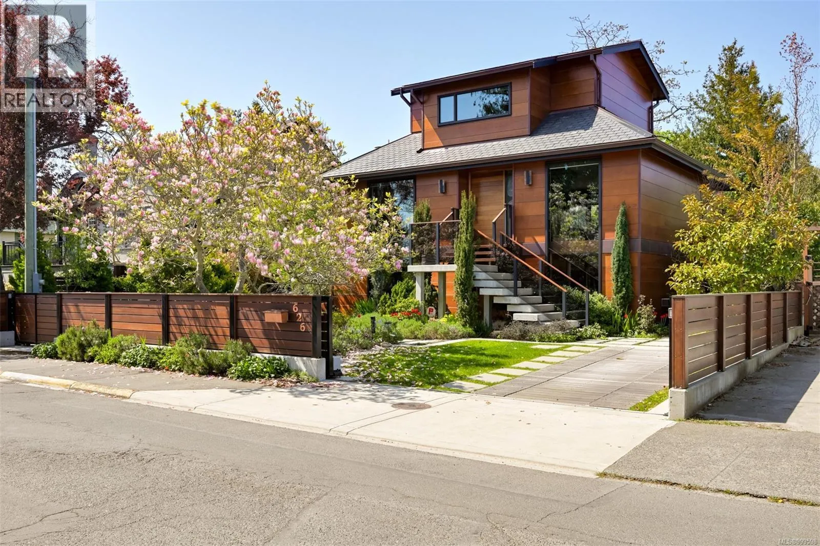 626 Monterey Ave