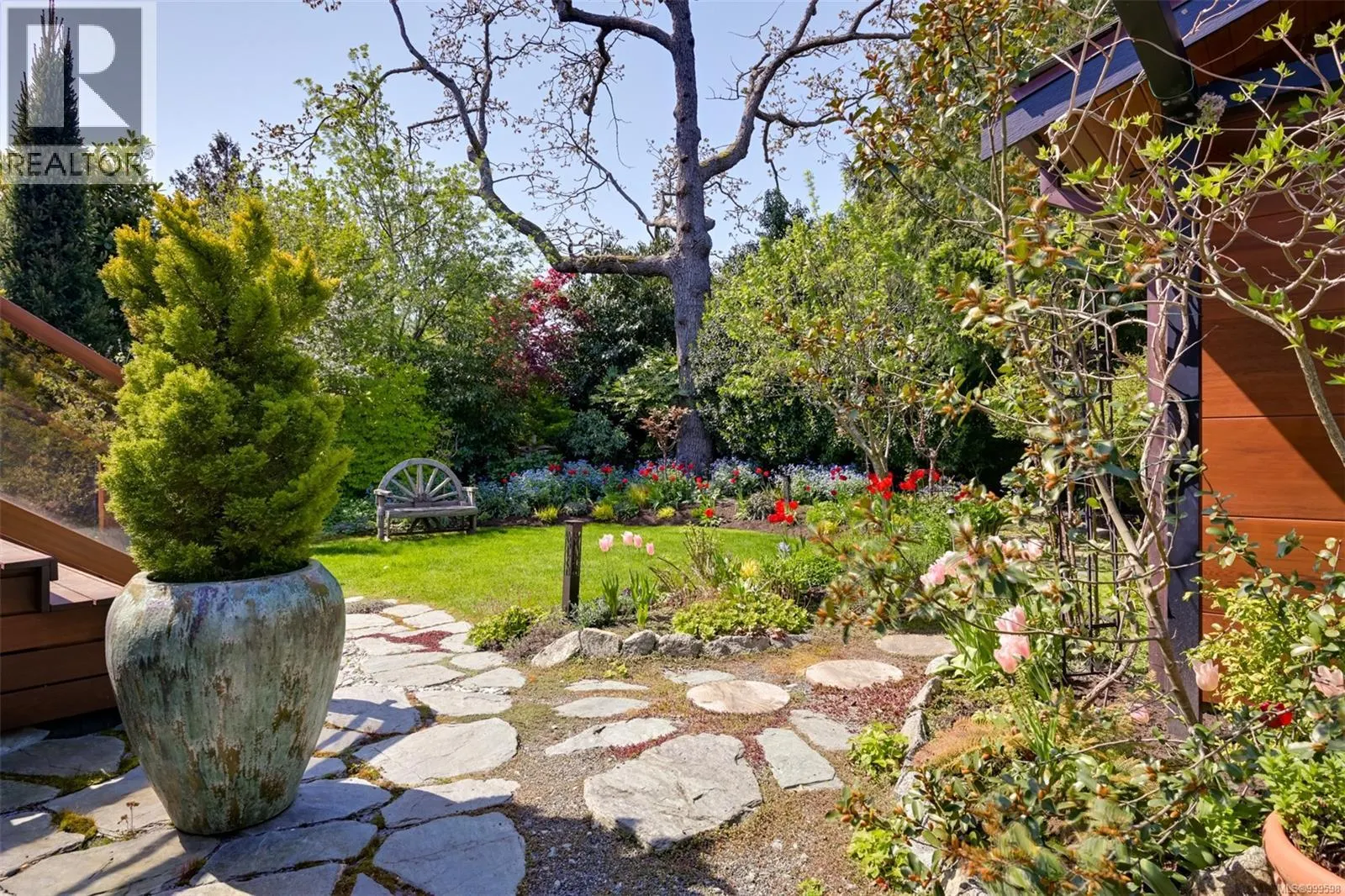 626 Monterey Ave
