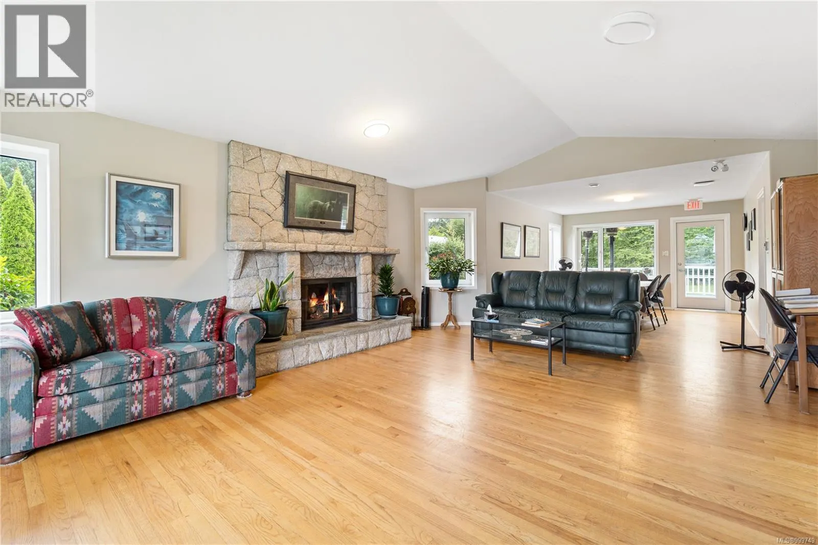 2139 Nimpkish Lake Way