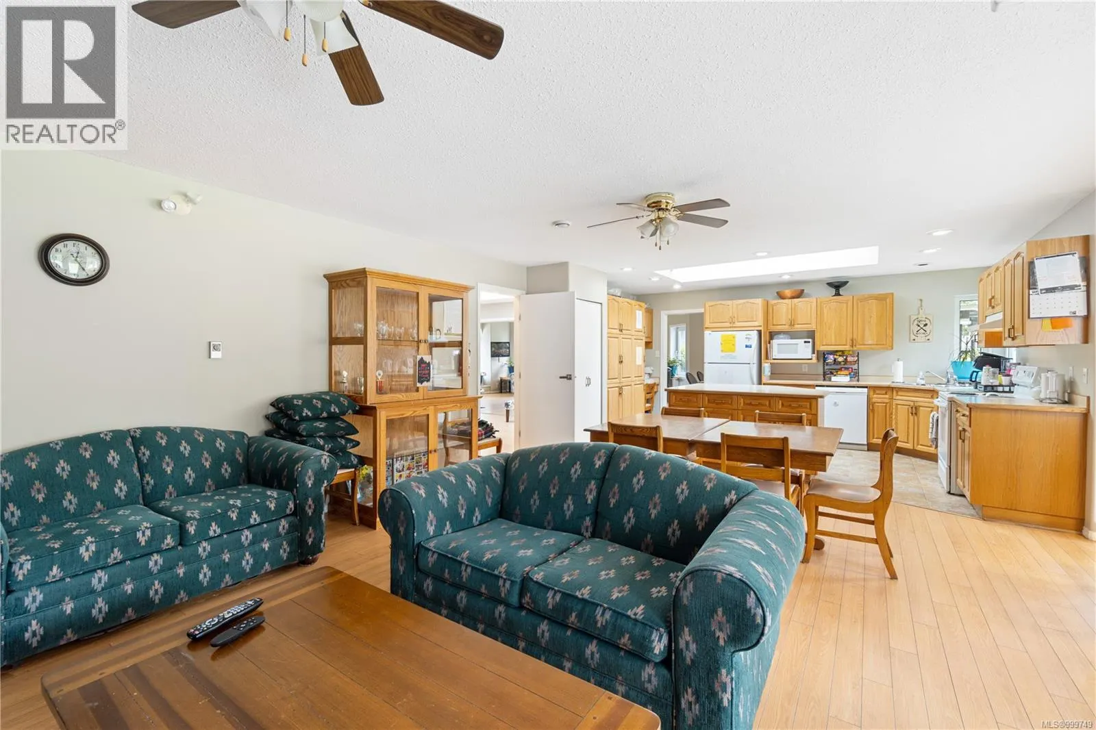 2139 Nimpkish Lake Way