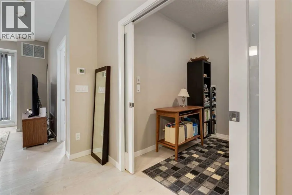 407, 122 Mahogany Centre SE