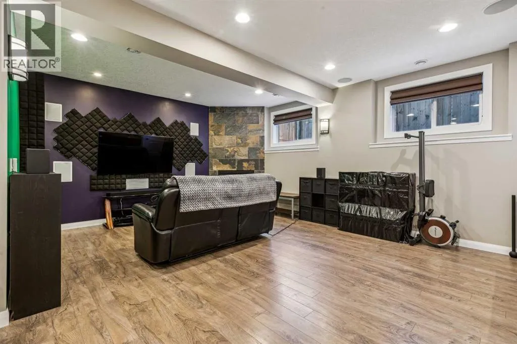 25 Westridge Way