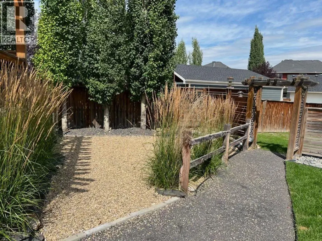 25 Westridge Way