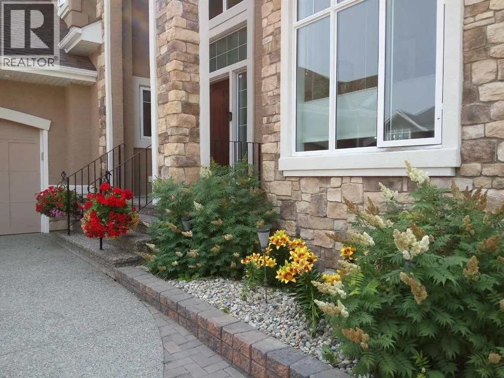 80 Cranarch Heights SE