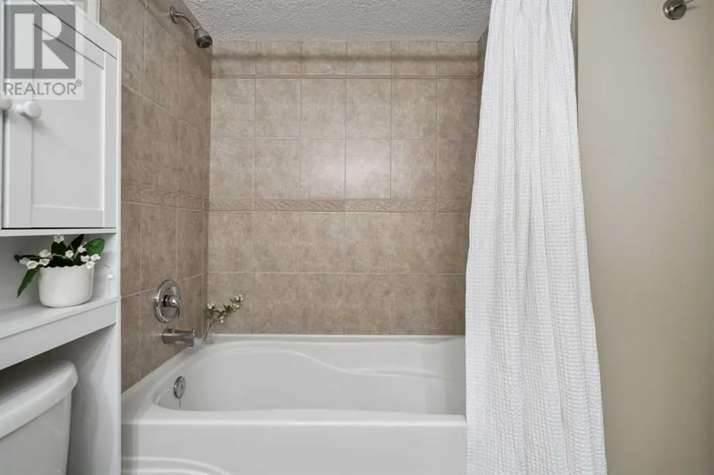 104, 2010 35 Avenue SW