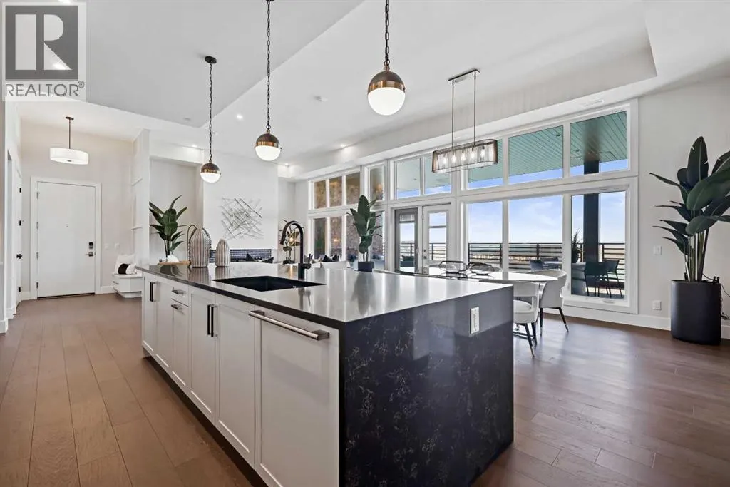 302, 170 Marina Cove SE
