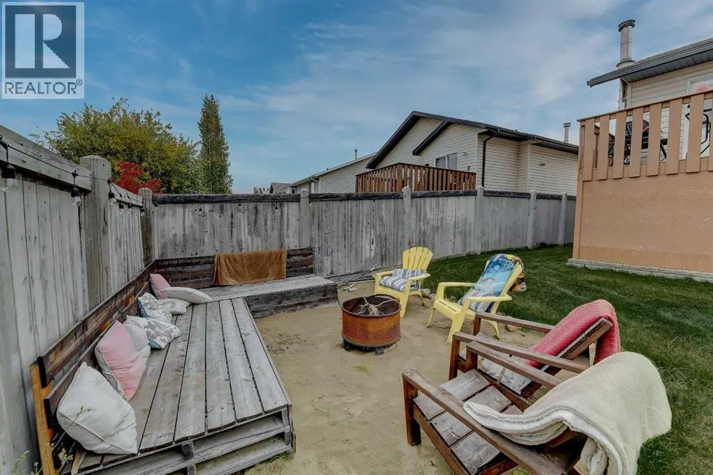 77 Pinnacle Crescent