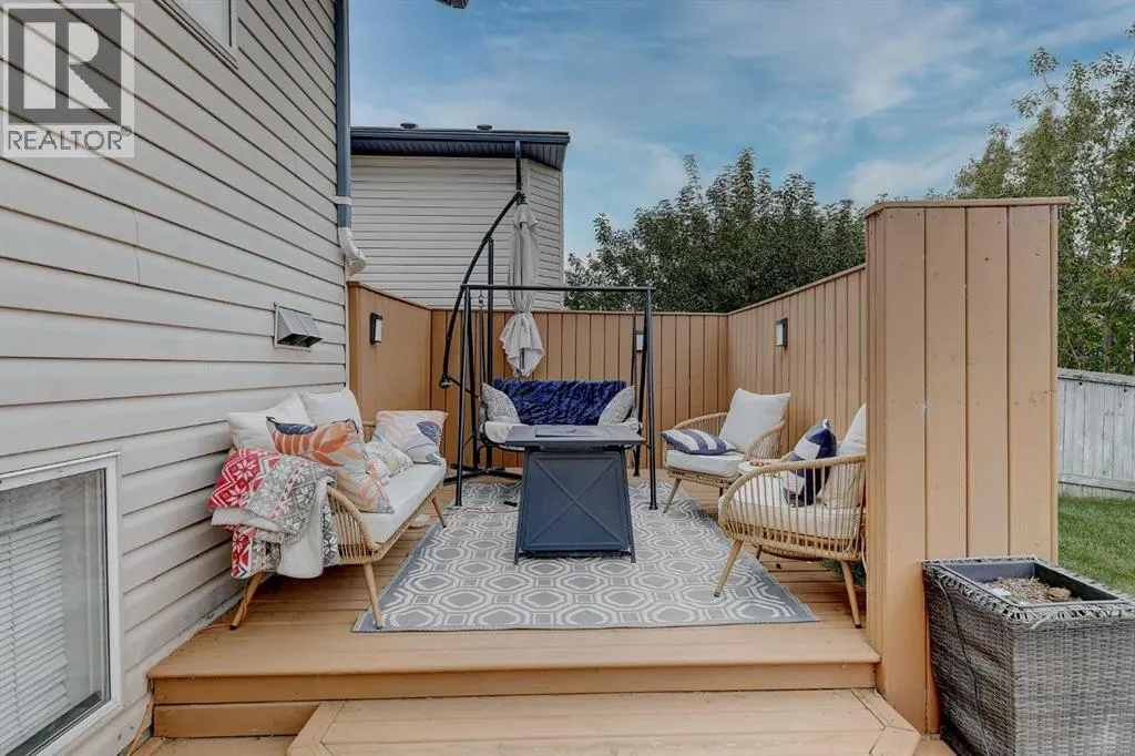 77 Pinnacle Crescent
