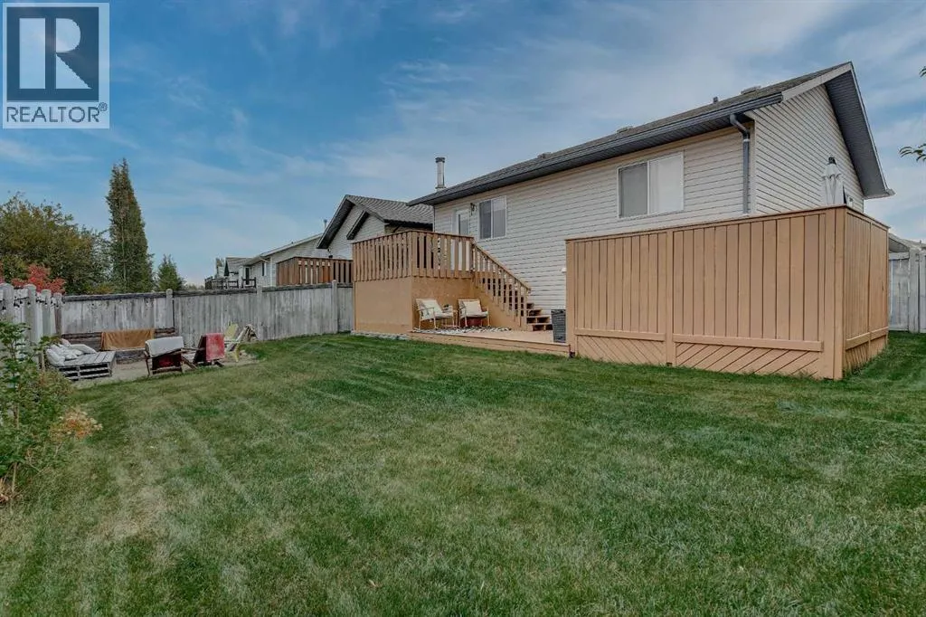 77 Pinnacle Crescent