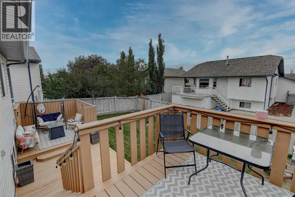 77 Pinnacle Crescent