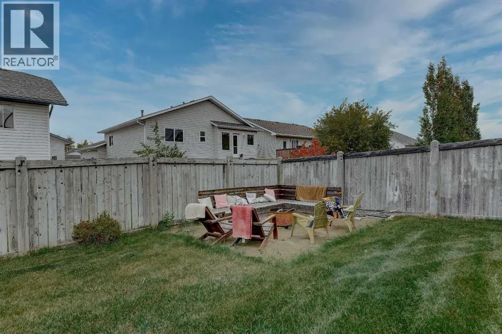 77 Pinnacle Crescent