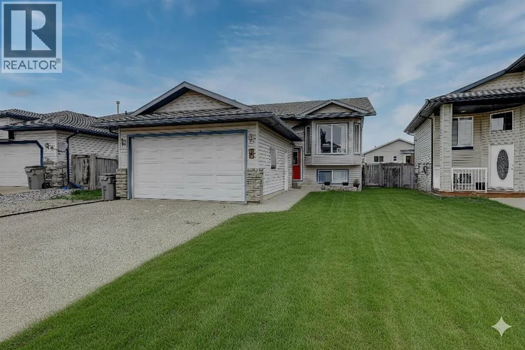 77 Pinnacle Crescent
