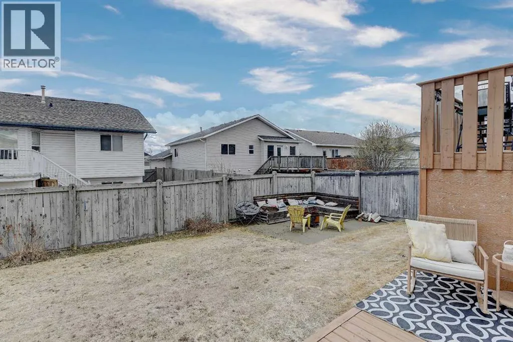 77 Pinnacle Crescent