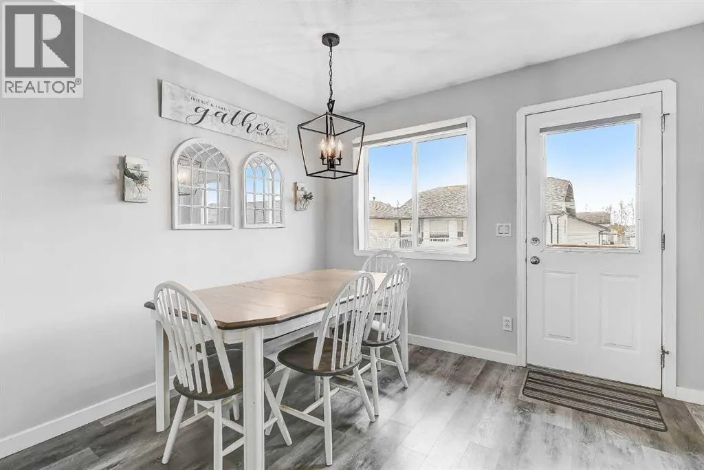 77 Pinnacle Crescent