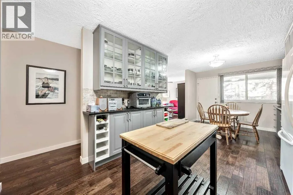 10, 310 Brookmere Road SW