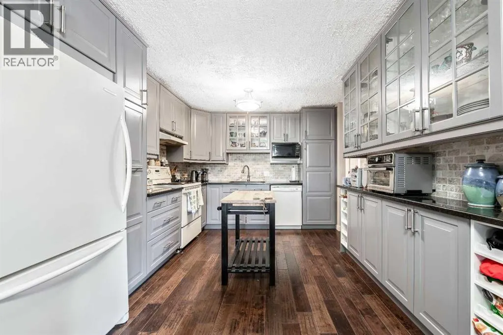 10, 310 Brookmere Road SW