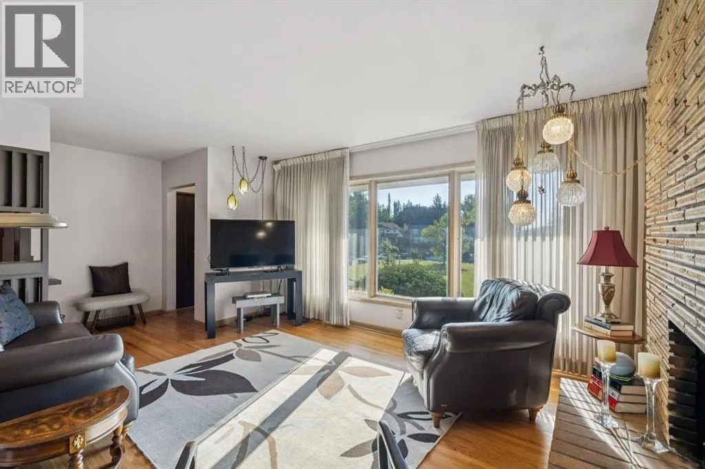 14 Hawthorne Crescent NW