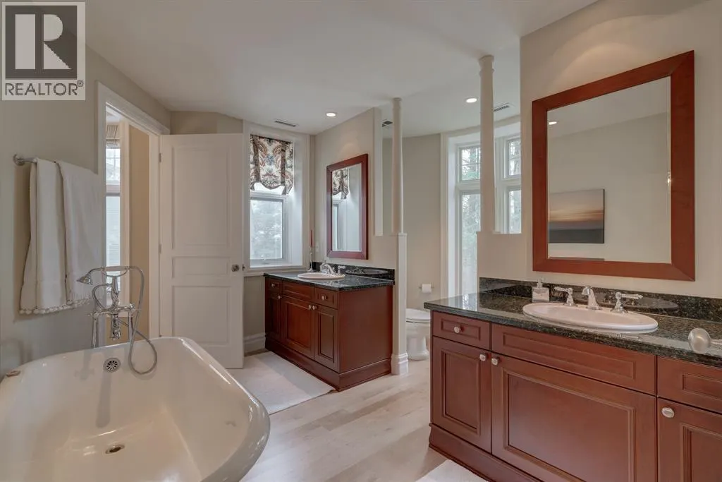 107 Lougheed Circle
