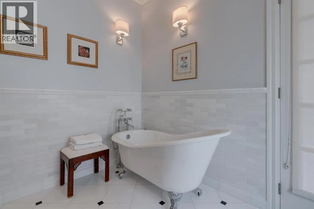 107 Lougheed Circle