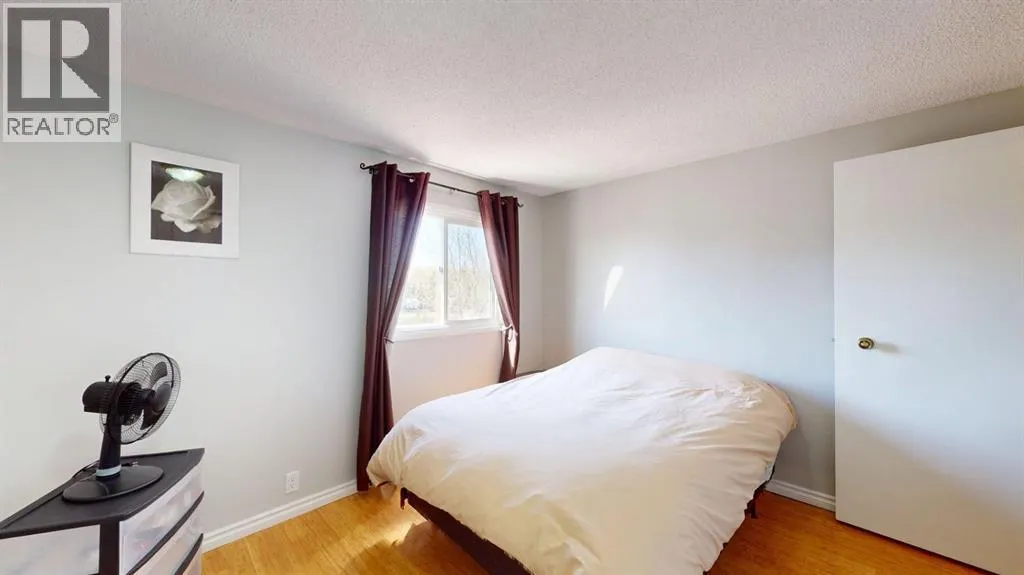 105 Bird Crescent