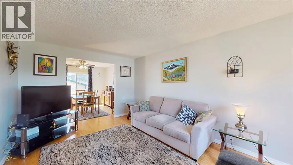 105 Bird Crescent