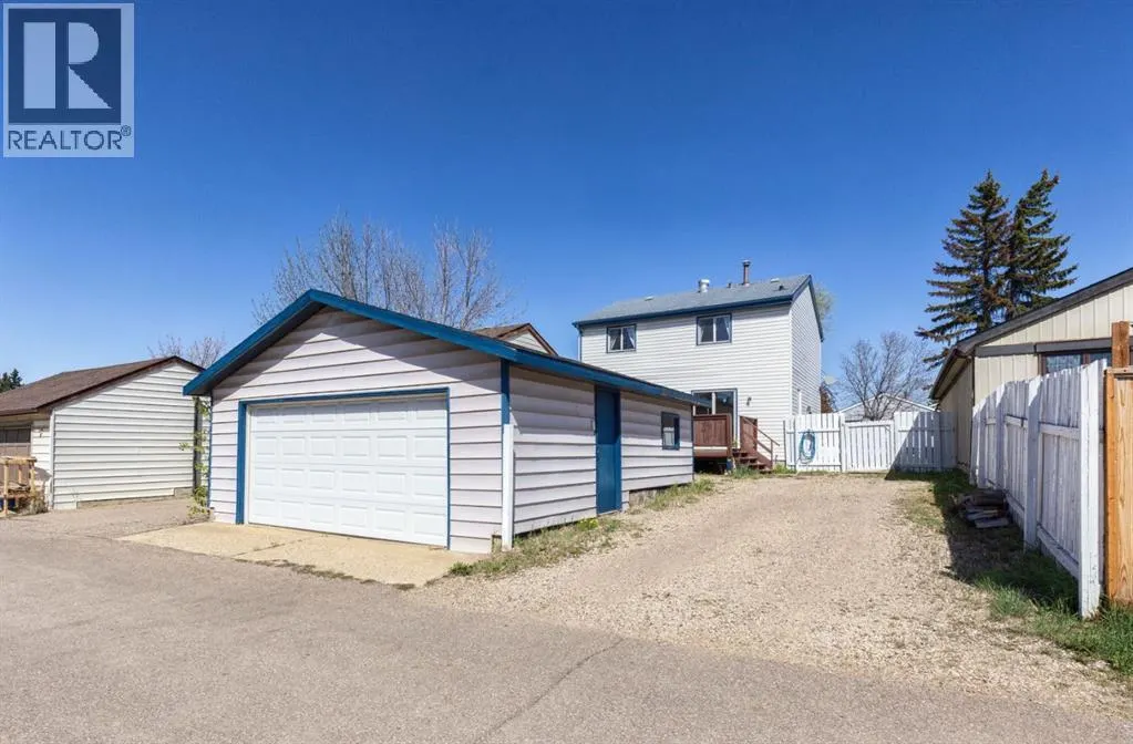 105 Bird Crescent