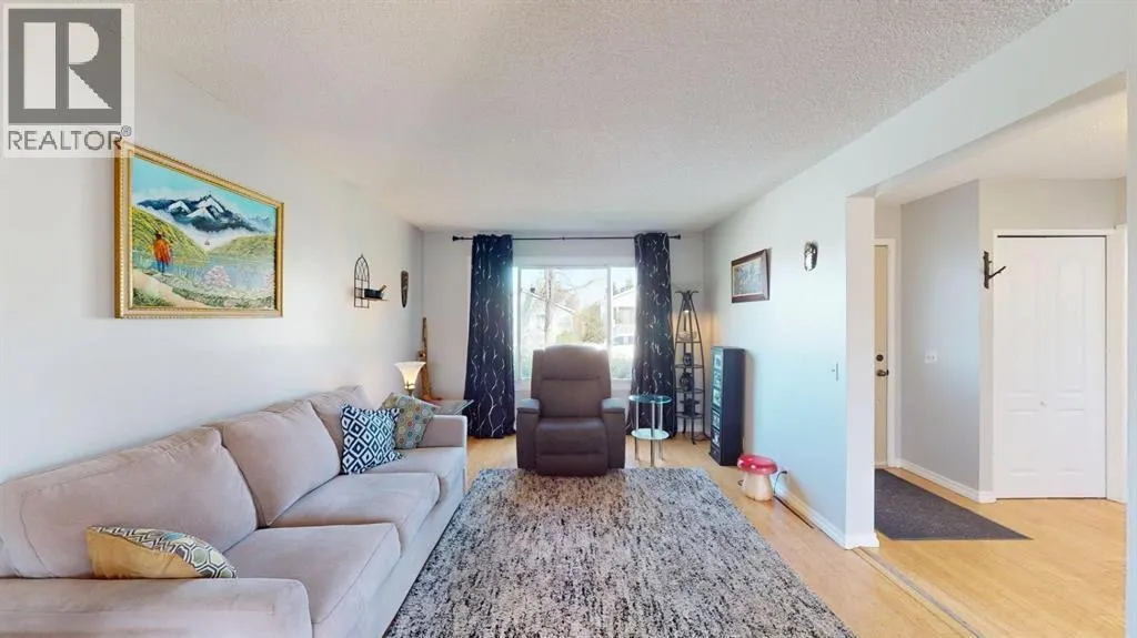 105 Bird Crescent