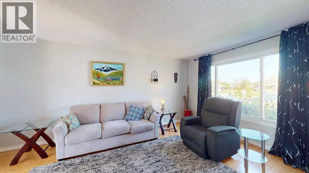 105 Bird Crescent