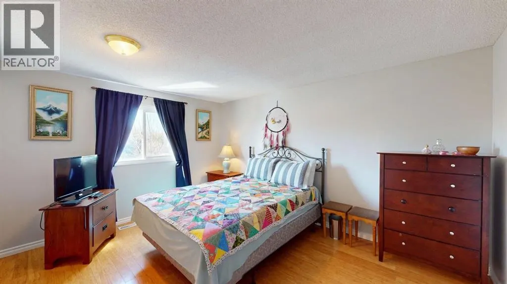 105 Bird Crescent