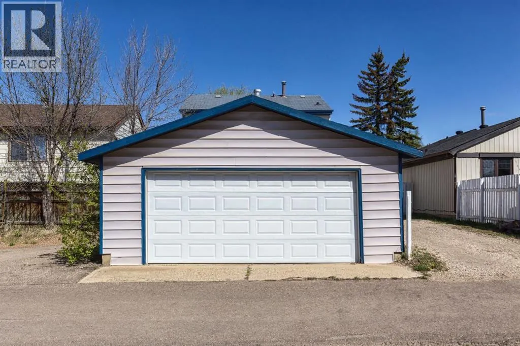 105 Bird Crescent