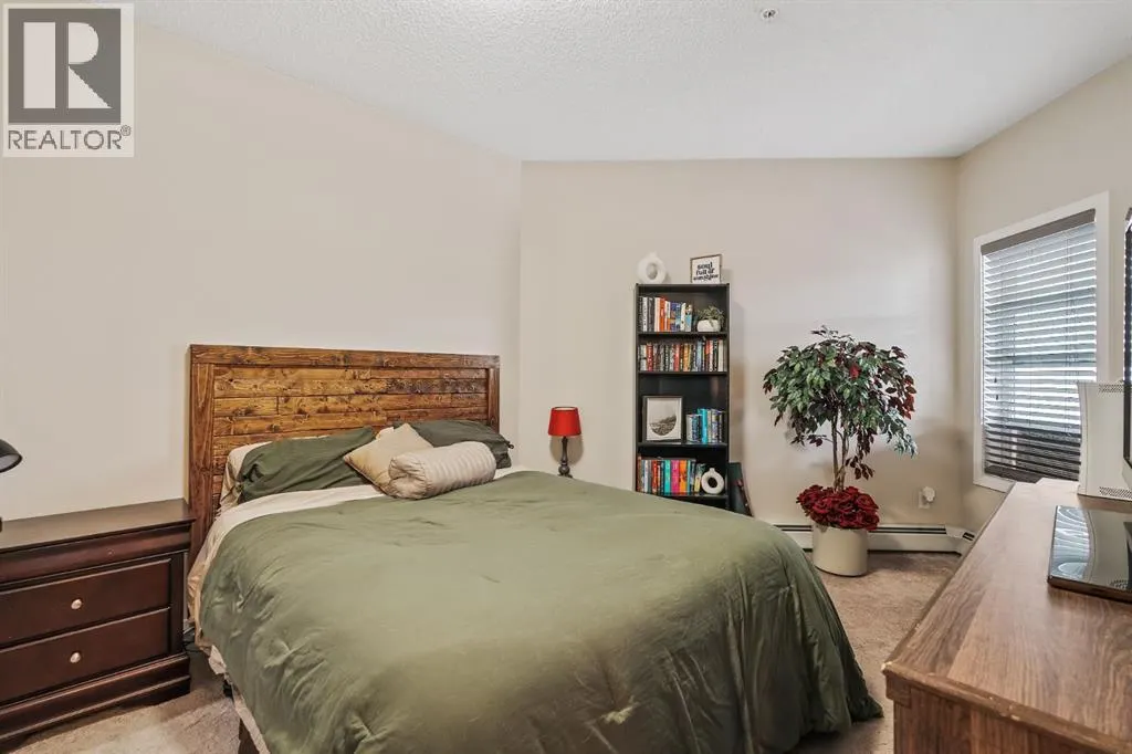 305, 402 Marquis Lane SE