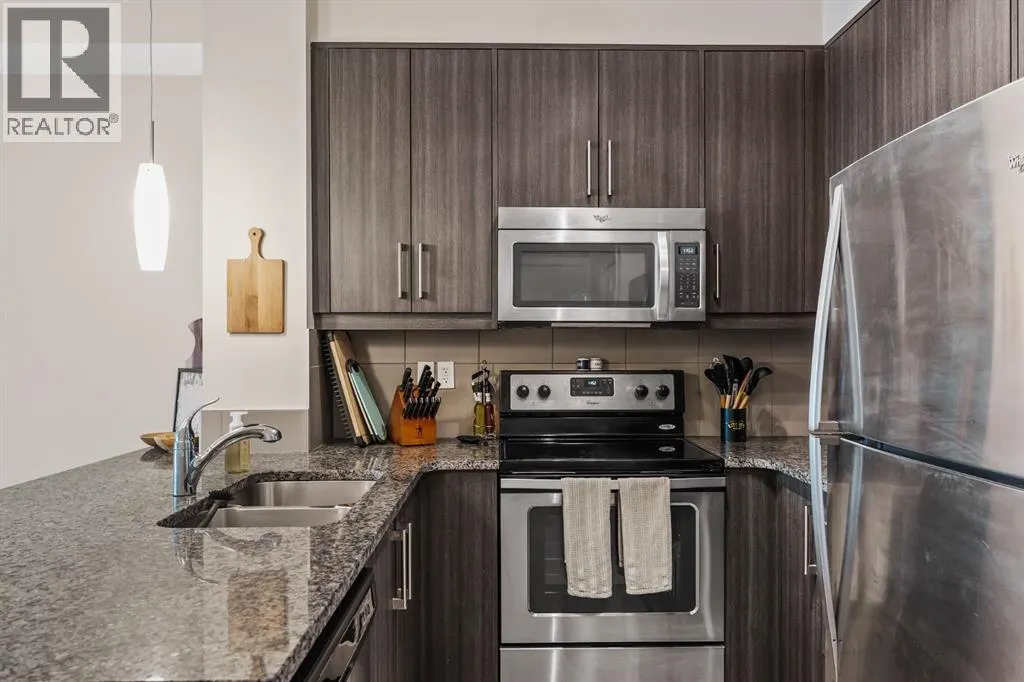 305, 402 Marquis Lane SE