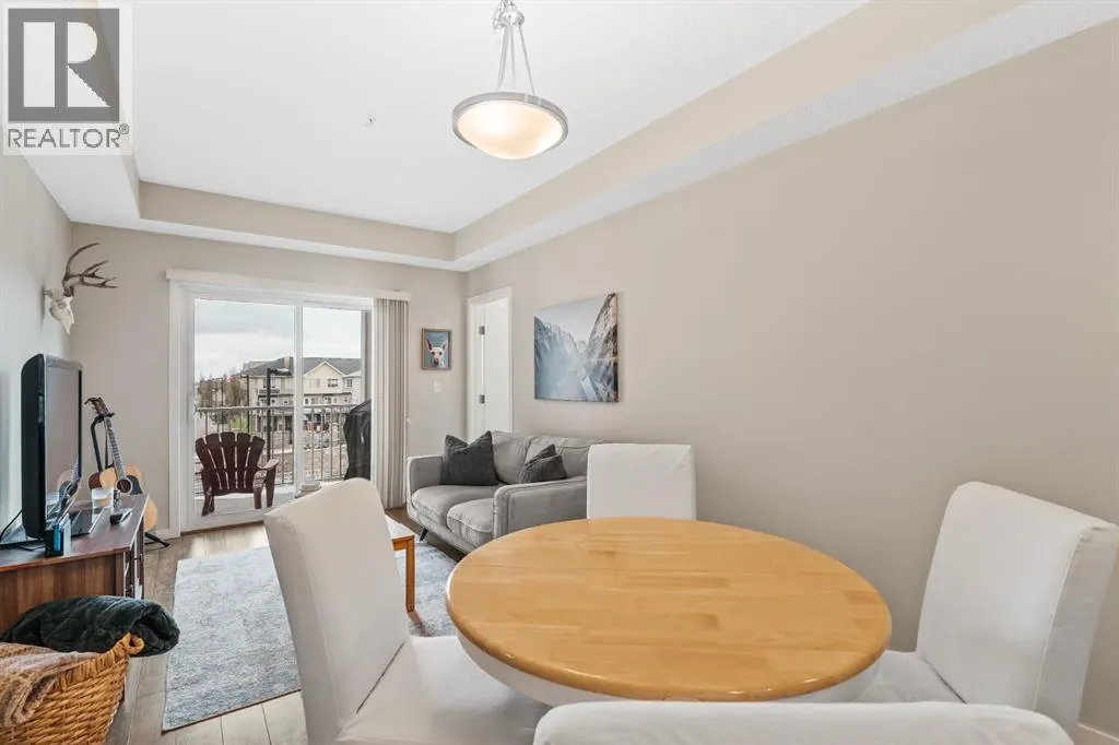 305, 402 Marquis Lane SE
