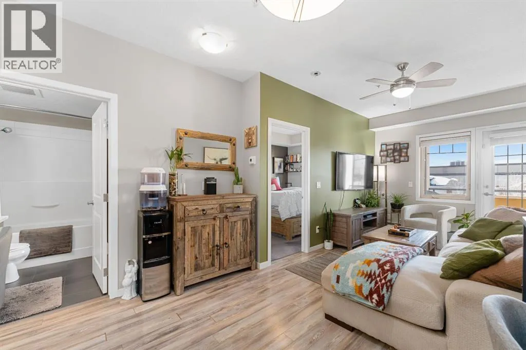 213, 10 Mahogany Mews SE