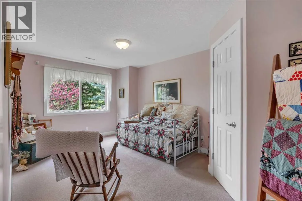 4 Ravine Drive