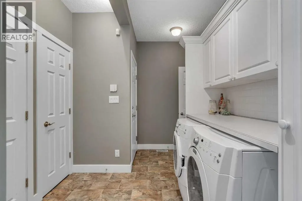 4 Ravine Drive